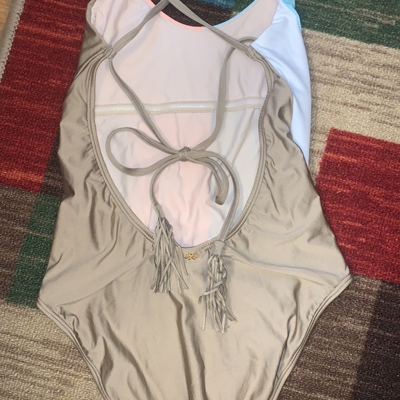 PilyQ Sandstone Farrah One piece NWT - Picture 10 of 14